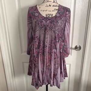 Unity World Wear Floral Top. NWOT